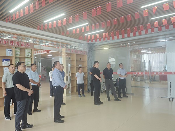 三级养老，持续进化：让科技成为长者身边“温柔的安全网”